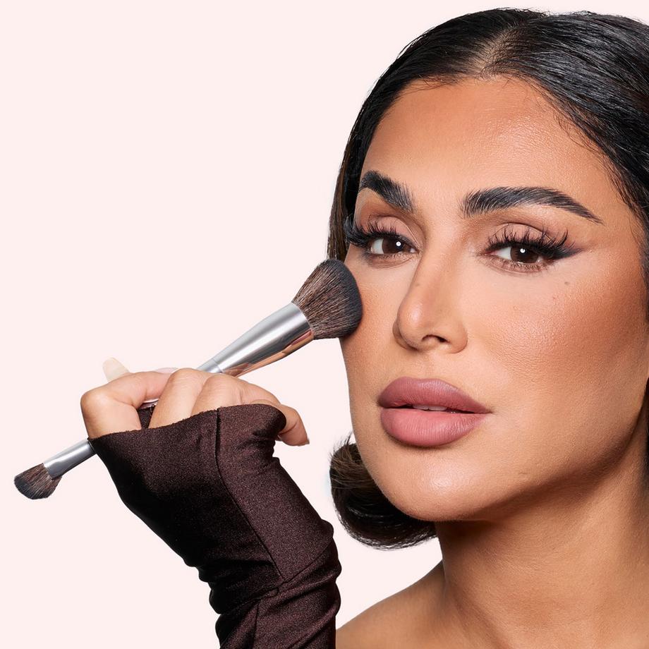 Huda Beauty  Dual-ended Bronze & Contour Brush - Doppelseitiger Konturpinsel 