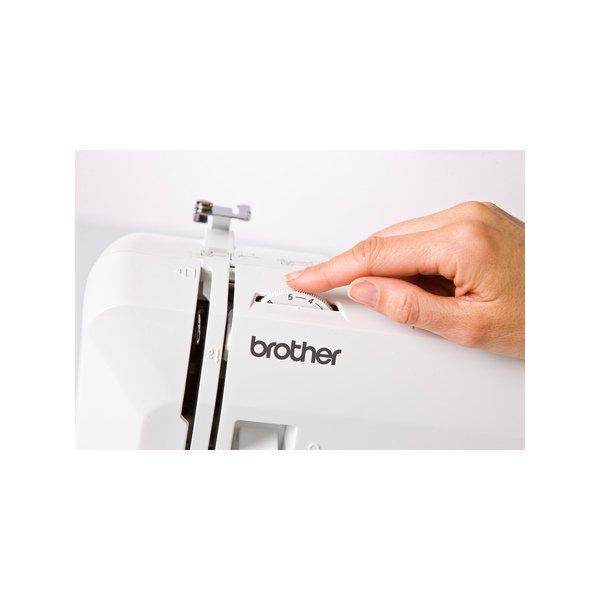 brother Nähmaschine RH137 mit Tasche 
