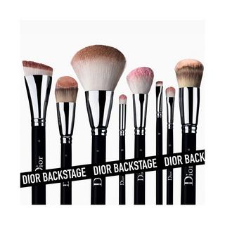 Dior BACKSTAGE Backstage Brushes Eye Shadow Shader Brush N°21 