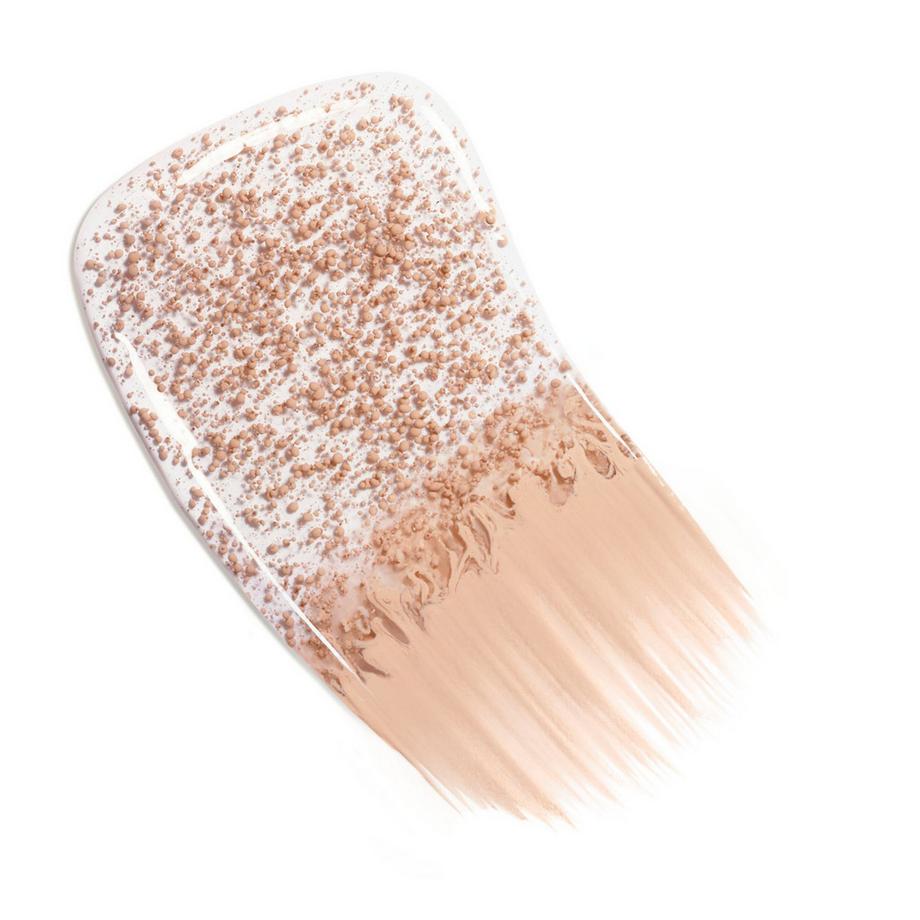 CHANEL LES BEIGES EAU DE TEINT EAU DE TEINT FRESCA ALLE MICROSFERE DI PIGMENTI. EFFETTO PELLE NUDA. RISULTATO RADIOSO E NATURALE 