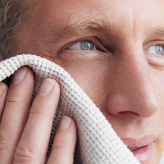 NIVEA Men Men Protect & Care Tiefenreinigendes Peeling 