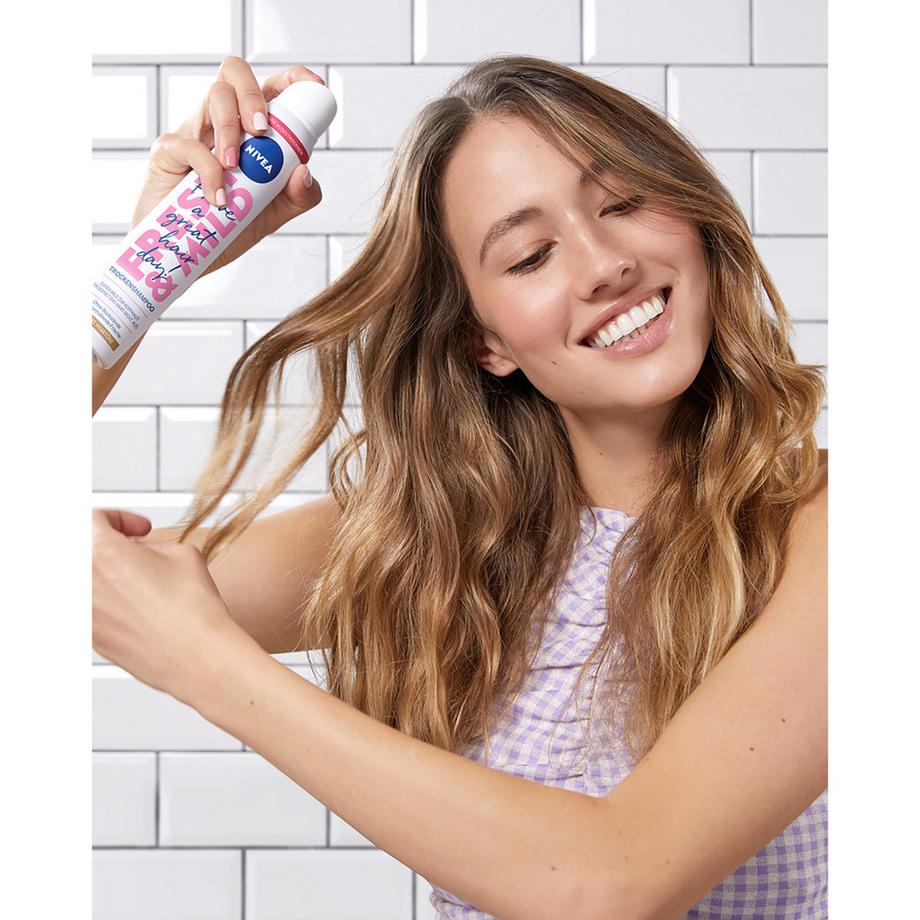 NIVEA  Hair Care Trockenshampoo brünette und mittlere Haartöne 