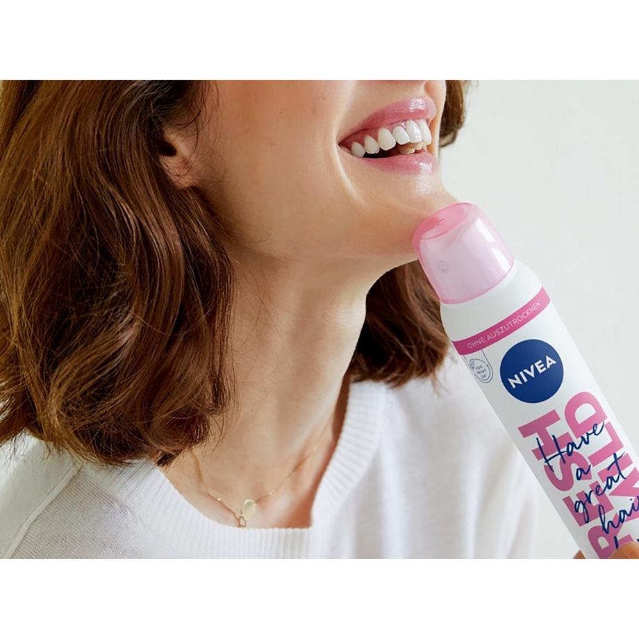 NIVEA  Hair Care Trockenshampoo brünette und mittlere Haartöne 
