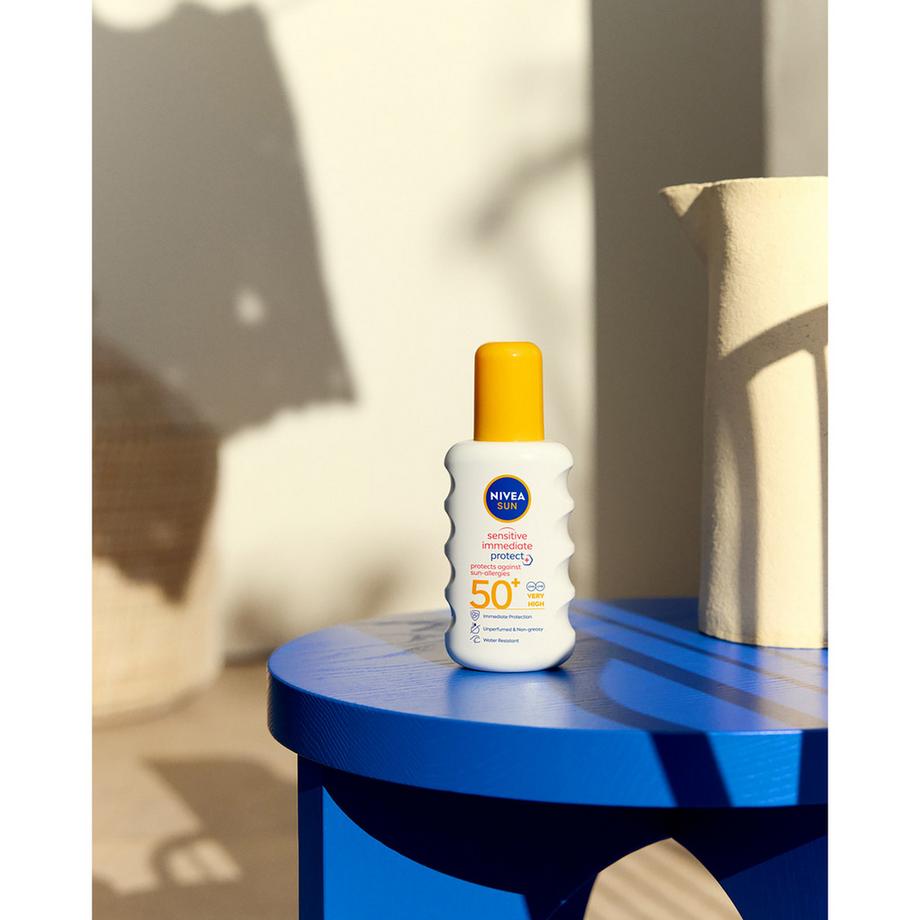 NIVEA SUN Sun Sensitive Immediate Protect Spray LSF 50+ Spray Solare Sensitive Immediate Protect FPS 50+ 