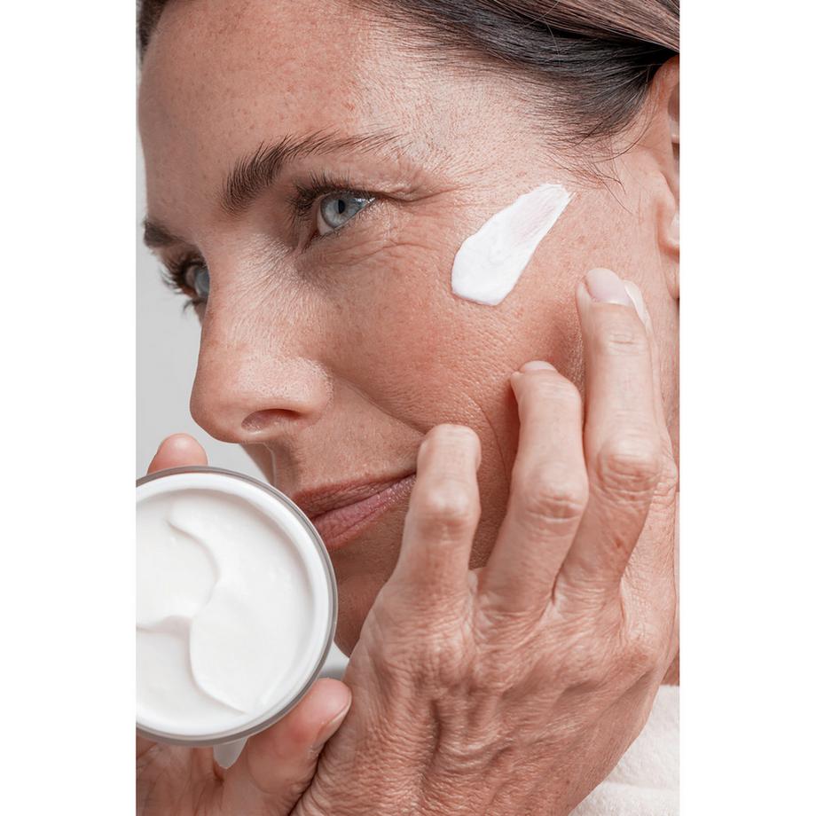 NIVEA  Face Hyaluron Cellular Filler + Elastizität Tagespflege LSF 30 