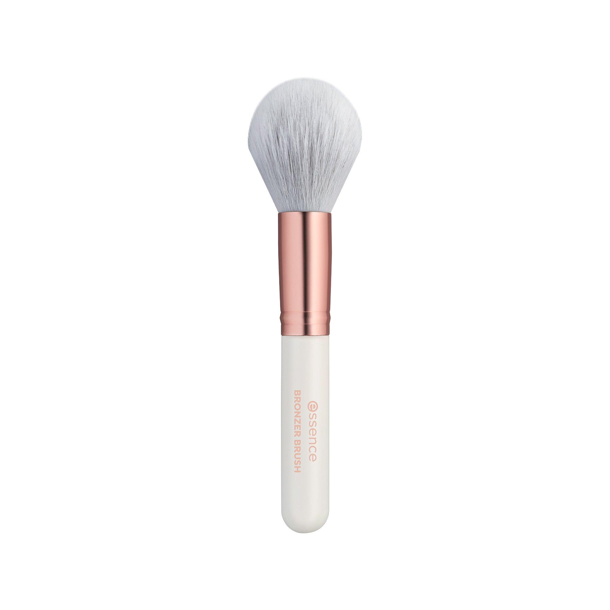 essence Bronzer Brush acheter en ligne MANOR