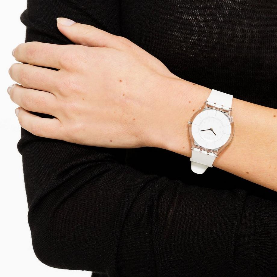 swatch WHITE CLASSINESS Montre analogique 