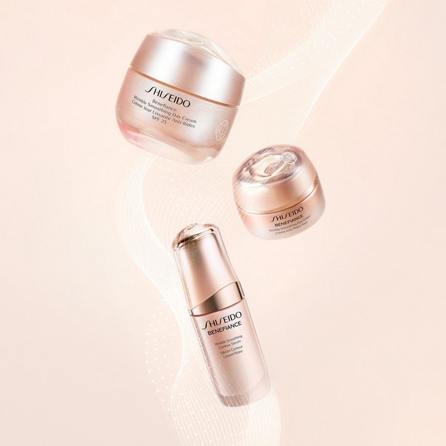 SHISEIDO  Wrinkle Smoothing Day Cream SPF25 