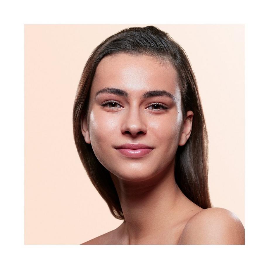 ARMANI Luminous Silk Foundation  