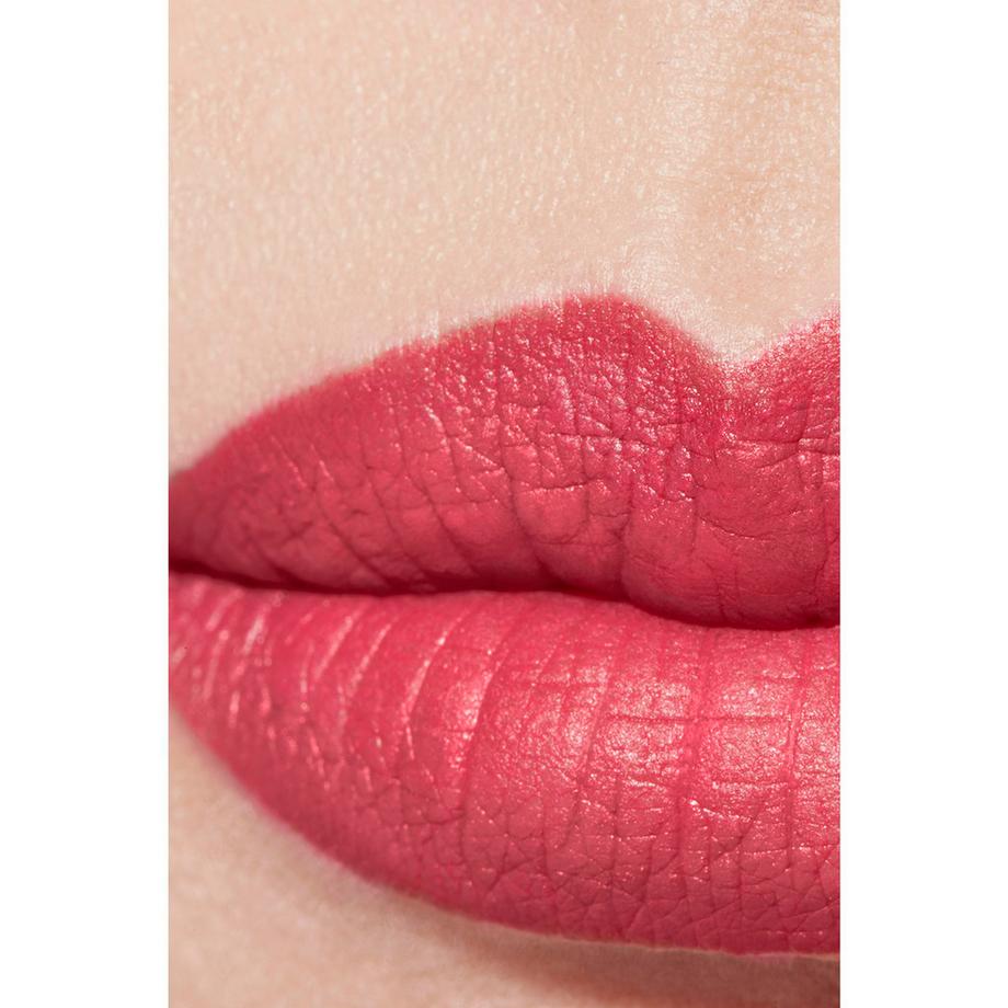 CHANEL ROUGE ALLURE VELVET MATTIERENDER LIPPENSTIFT MIT HOHER FARBINTENSITÄT 