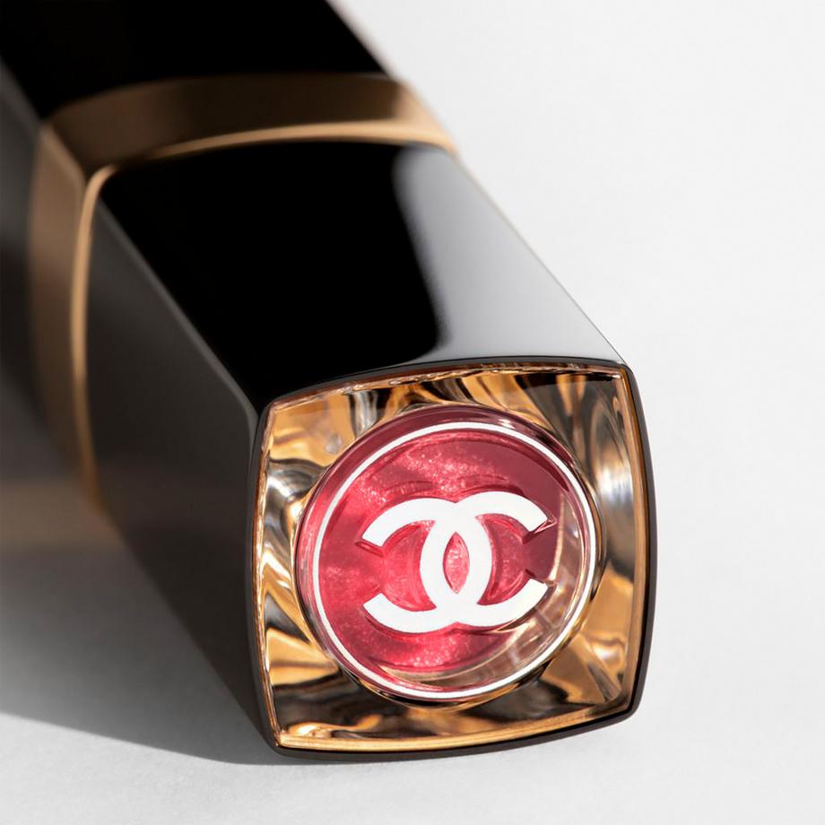 CHANEL ROUGE COCO FLASH LA COULEUR, LA BRILLANCE, L'INTENSITÉ EN UN ÉCLAIR 