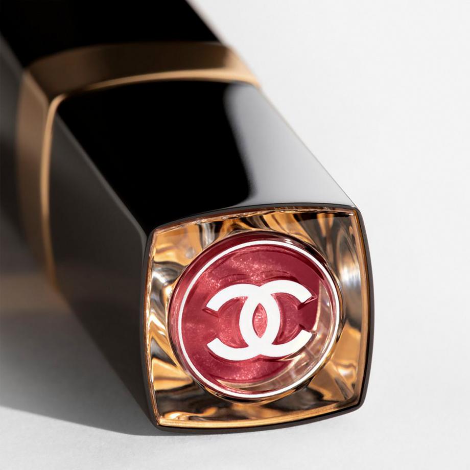 CHANEL ROUGE COCO FLASH LA COULEUR, LA BRILLANCE, L'INTENSITÉ EN UN ÉCLAIR 