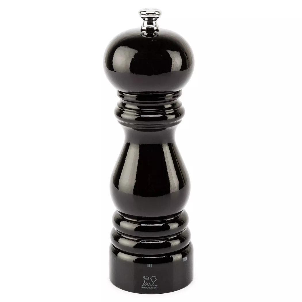 The Paris u'Select 18cm pepper mill has a very classic shape but the black gloss gives it an ultra-contemporary finish.  It's the pepper mill version of an old meets new style. Paris u'Select