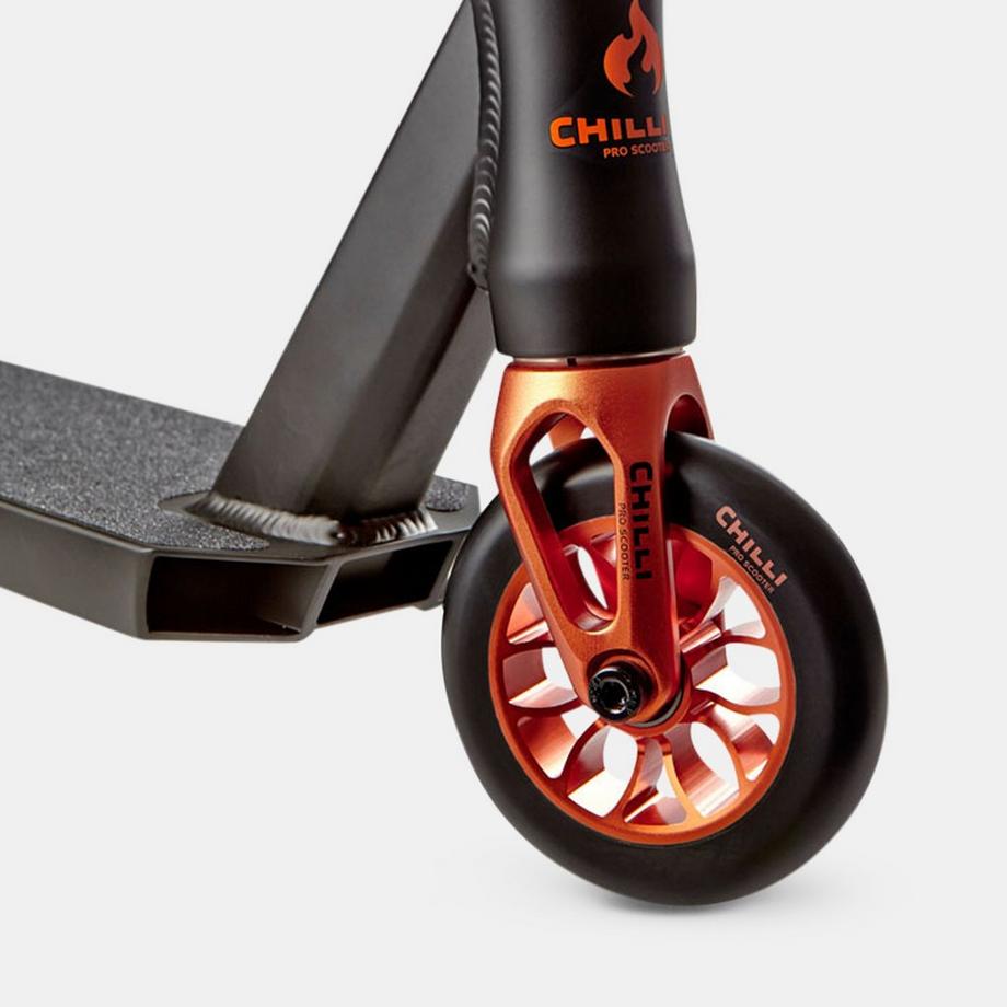 CHILLI Reaper Scooter für Skate-Park 