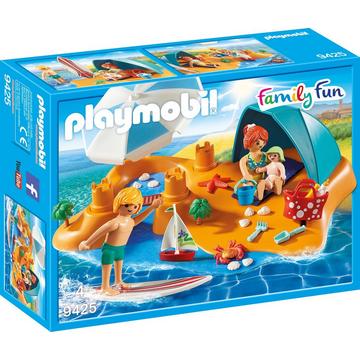 9425 Famiglia in spiaggia