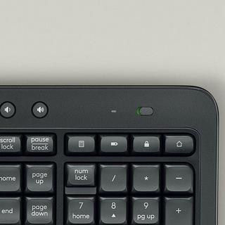 Logitech MK540 Tastiera e mouse senza fili 