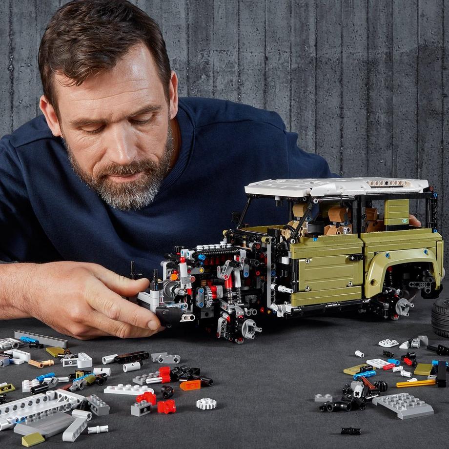 LEGO®  42110 Land Rover Defender 