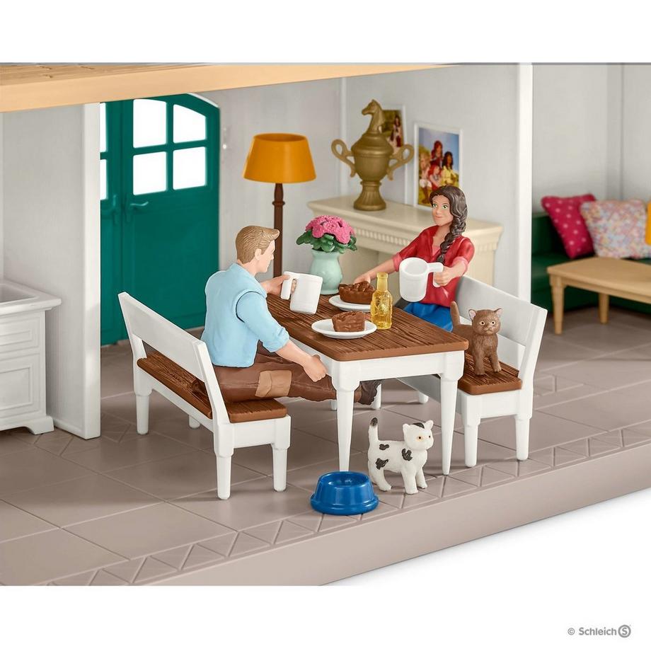 Schleich  Großer Pferdehof mit Wohnhaus und Stall 