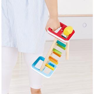 Hape  Banc à marteler arc-en-ciel 