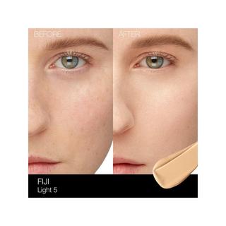 Nars Natural Radiant Longwear Foundation Fondotinta a lunga durata 