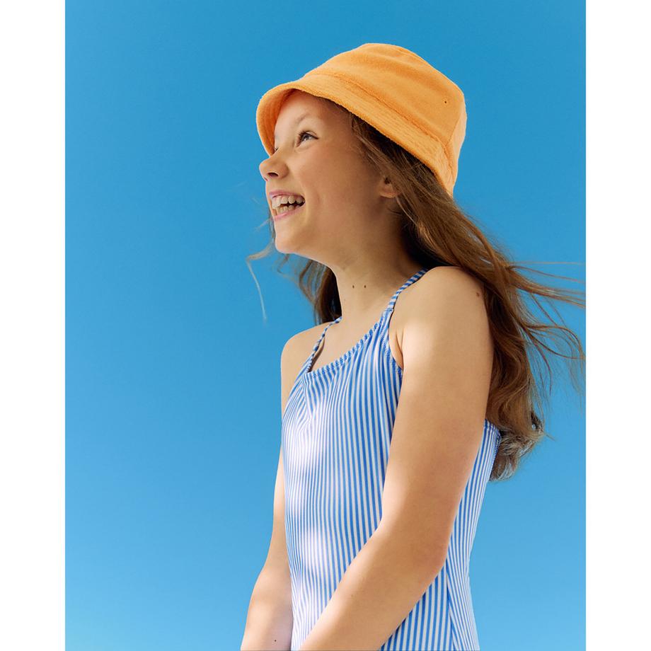 NIVEA SUN Sun Kids Protect & Play Sensitive LSF 50+ Spray Solare Kids Protect & Play Sensitive FPS 50+ 