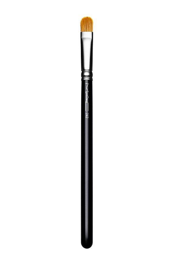 Image of MAC Cosmetics 242S Shader Brush