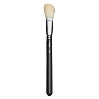 MAC Cosmetics  Large Angled Contour Brush 168 