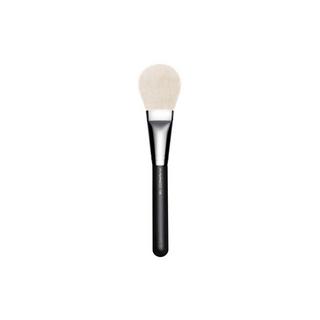 MAC Cosmetics  Large Flat Powder Brush 135 S 