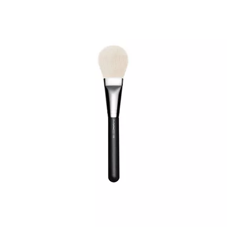 MAC Cosmetics  Large Flat Powder Brush 135 S 