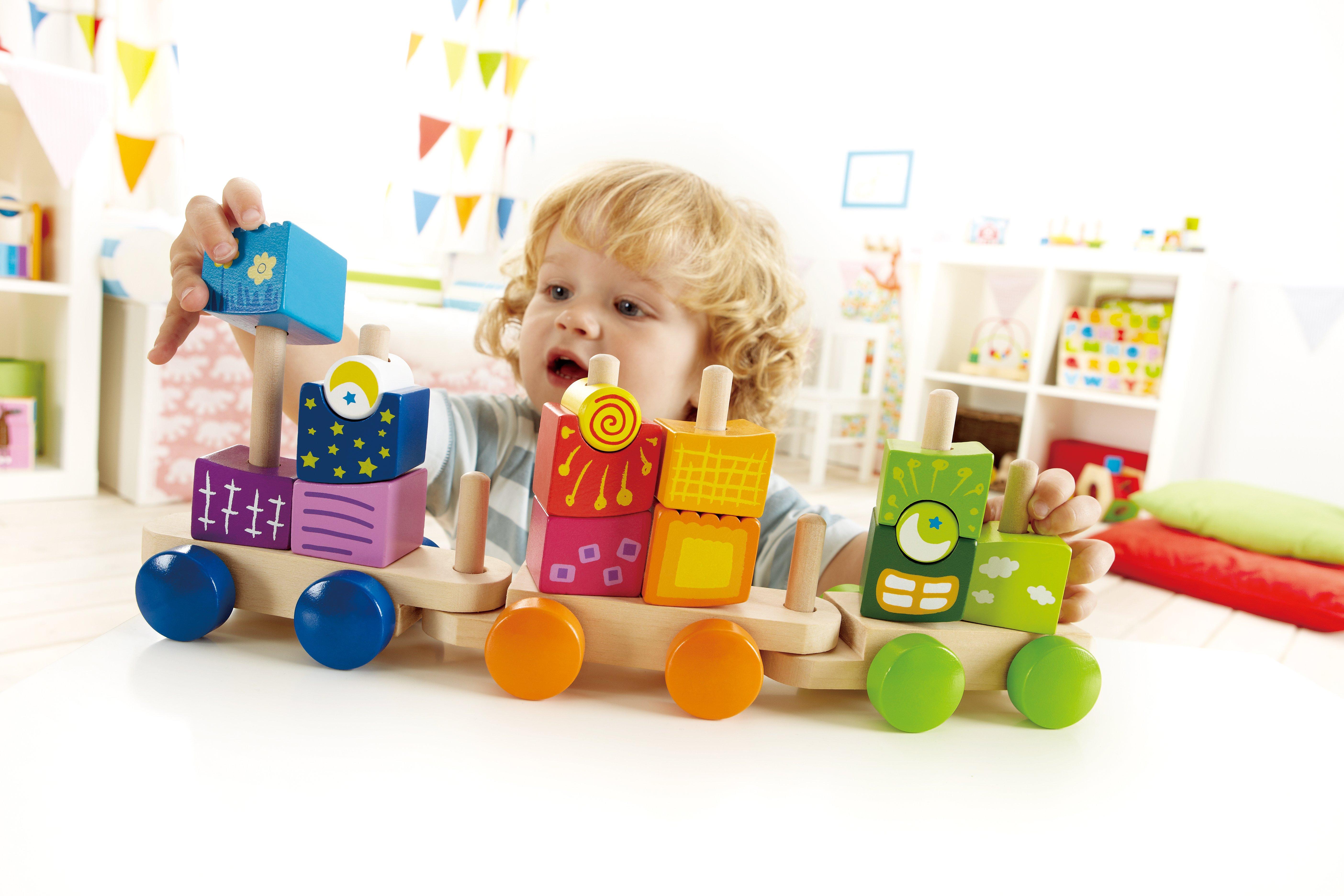 Hape  Treno a blocchetti fantasia da bosco 17 pezzi 