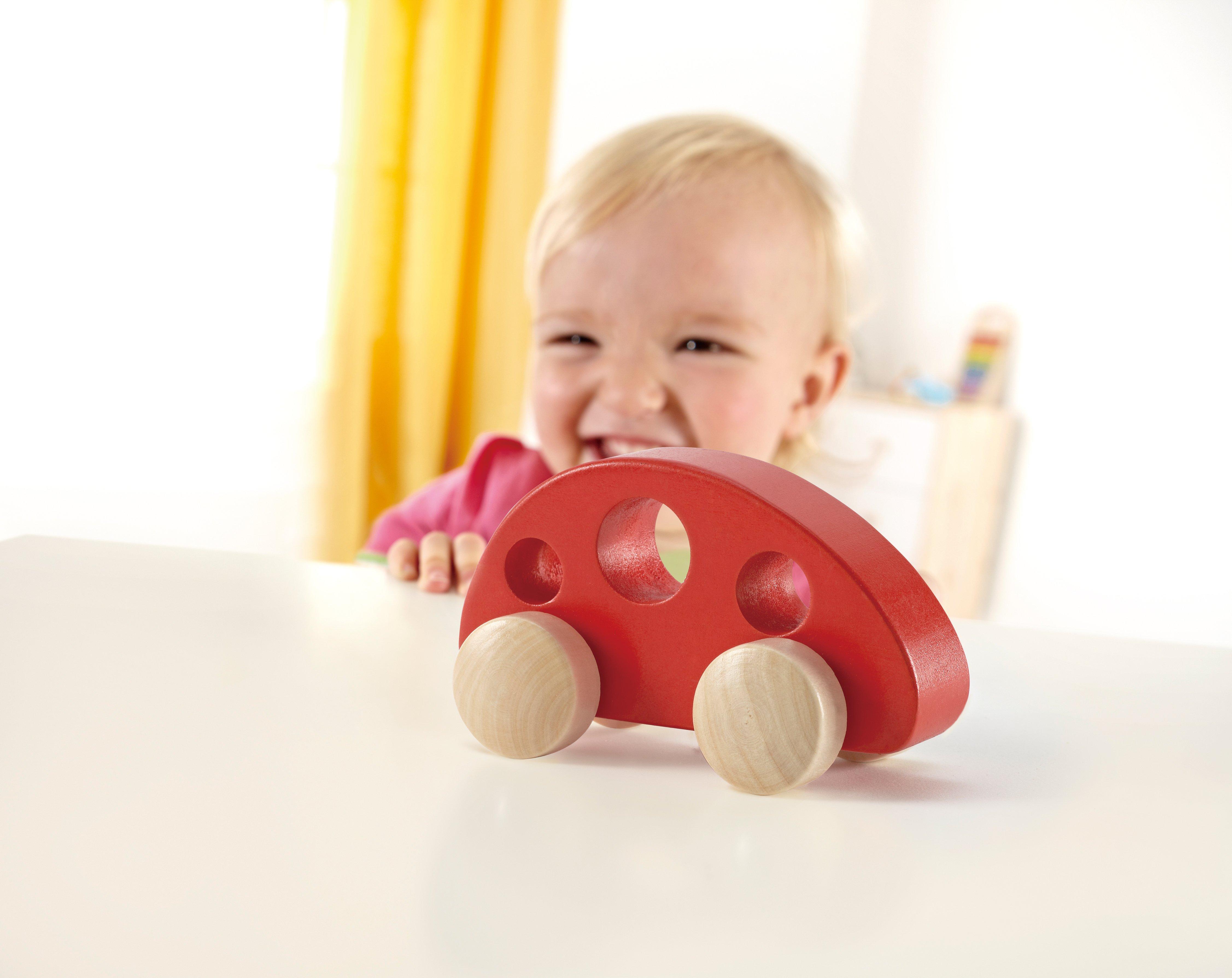 Hape  Petite voiture rouge en bois 