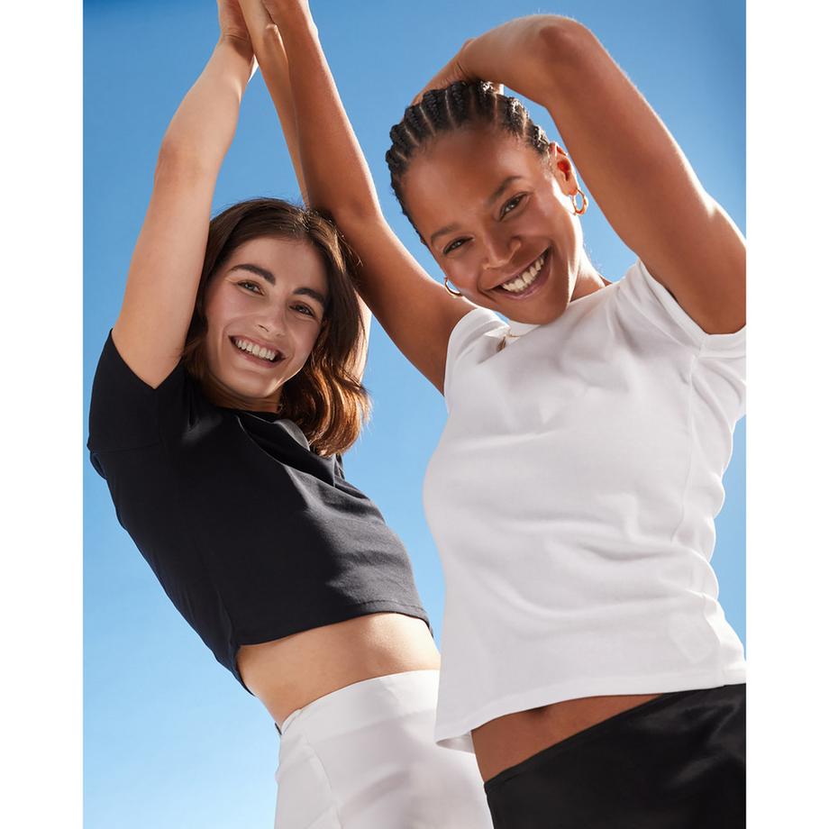 NIVEA  Pure Invisible for Black & White Anti-Transpirant Spray 