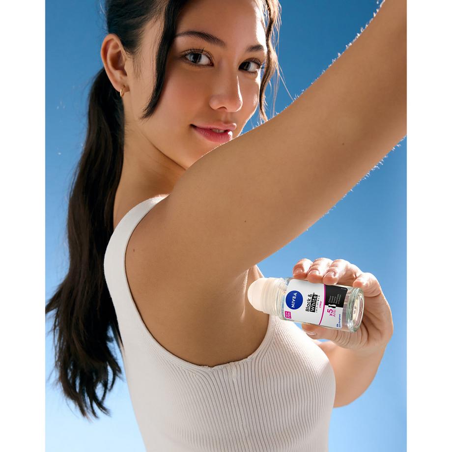 NIVEA  Invisible Black & White Anti-Transpirant Roll-on 