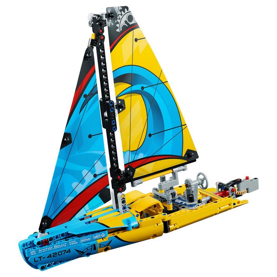 LEGO®  42074 Le yacht de compétition 