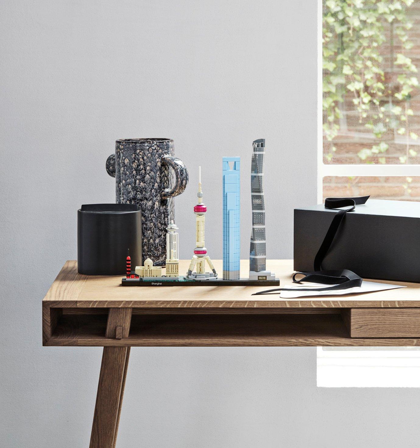 LEGO®  21039 Shanghai 