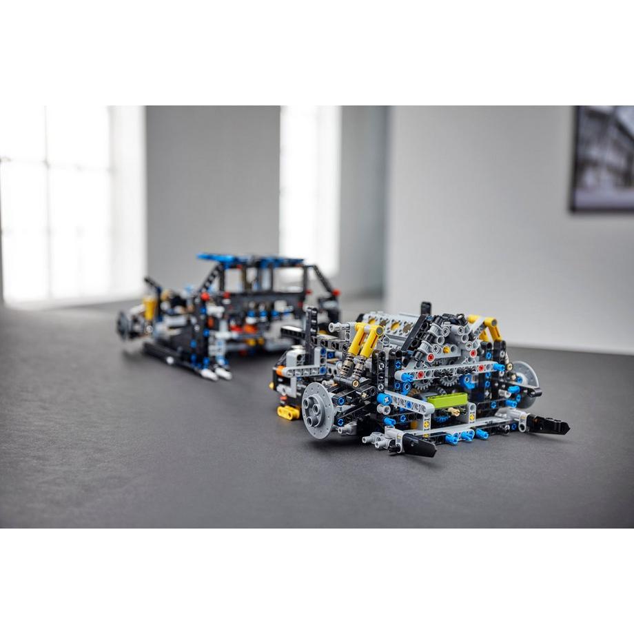 LEGO®  42083 Bugatti Chiron 