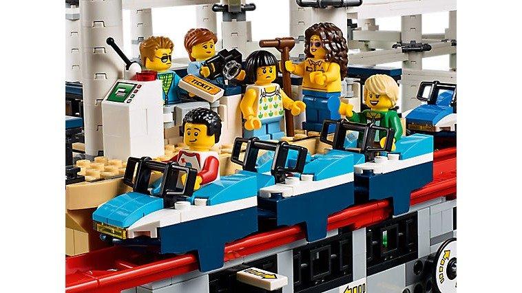 LEGO®  10261 Roller Coaster 