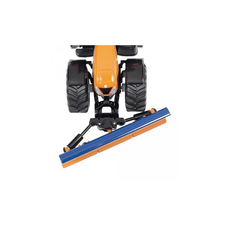 siku  Traktor mit Räumschild und Streuer 