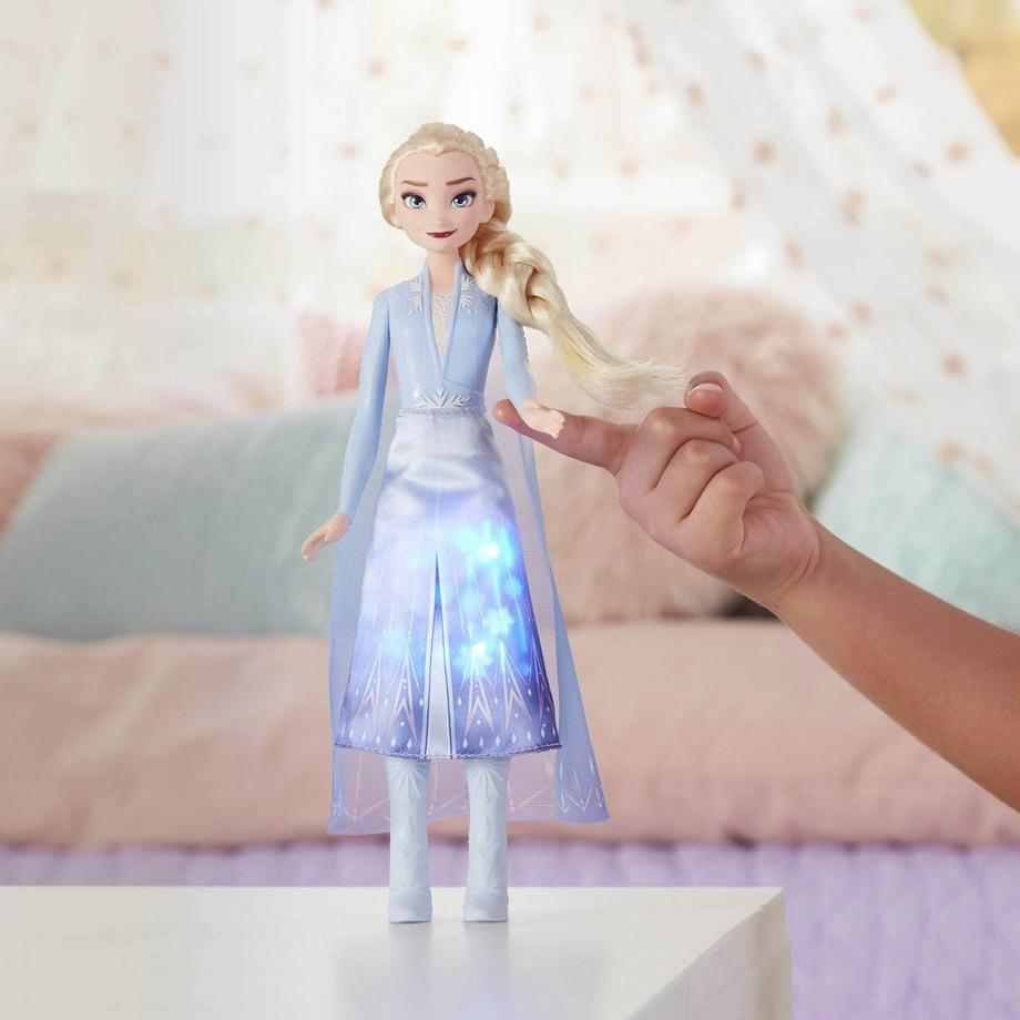 Hasbro  Frozen II Poupée magique de lumière, assortiment aléatoire 