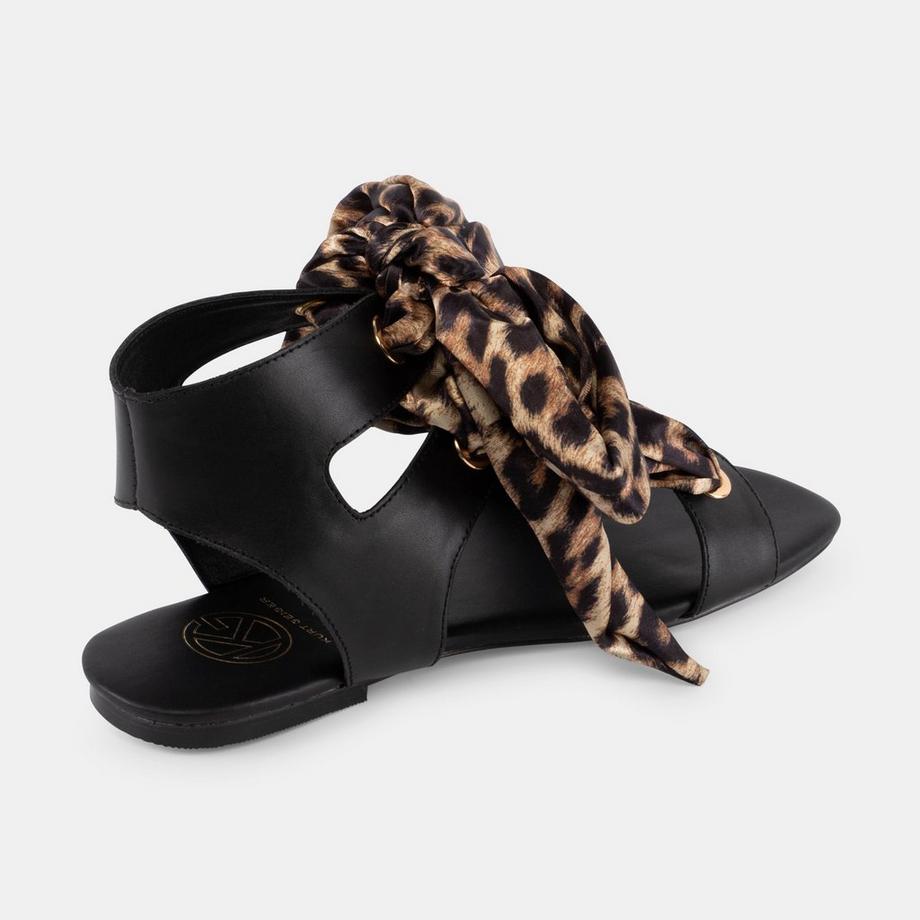 KURT GEIGER  Sandales, plates 