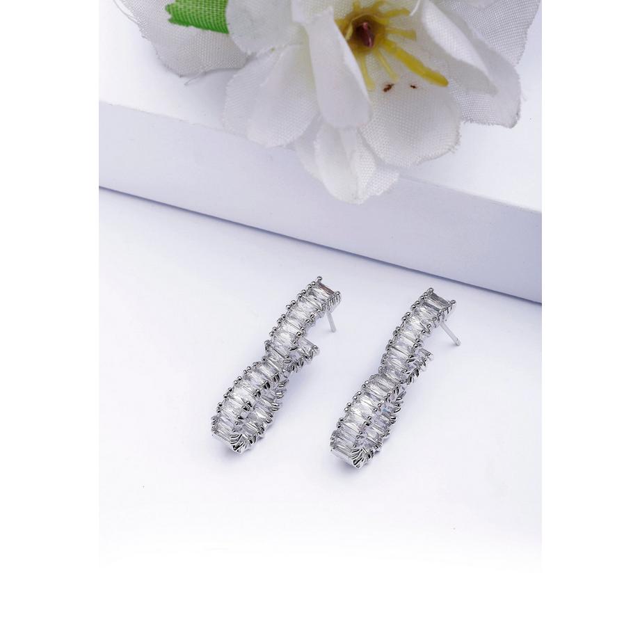 AVANT-GARDE PARIS  Glänzende Schleifen-Steckerohrringe 