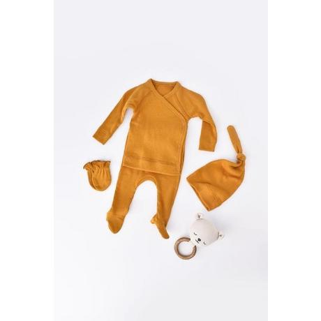 BabyCosy Organic  4 Stk Set, Hose, T-shirt, Mütze, Fausthandschuhe 