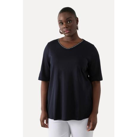 Ulla Popken  T-shirt dal taglio svasato in cotone Pima con scollo a V e mezze maniche 