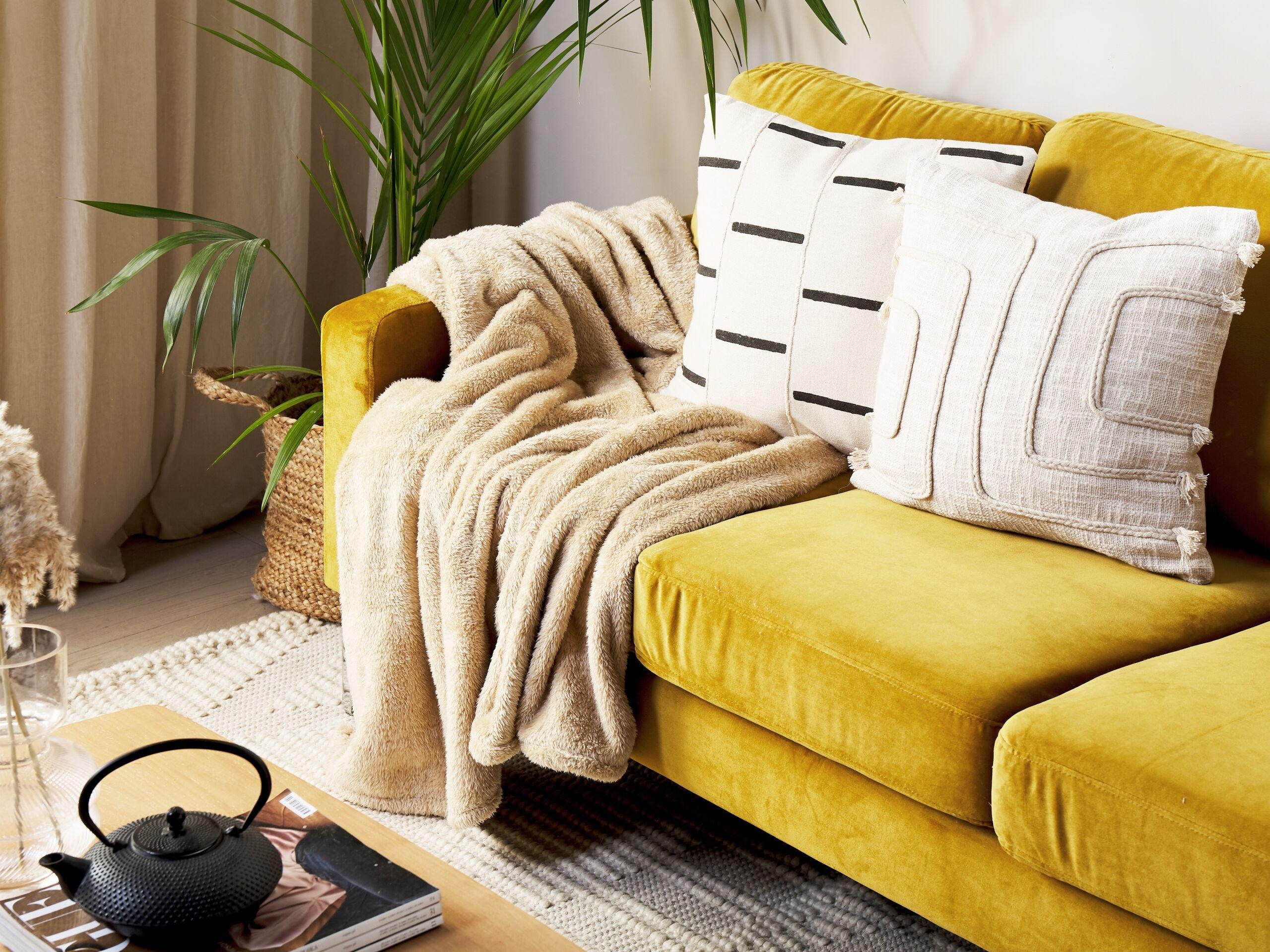 Beliani NAMDU Coperta Plaid Classica in Poliestere  