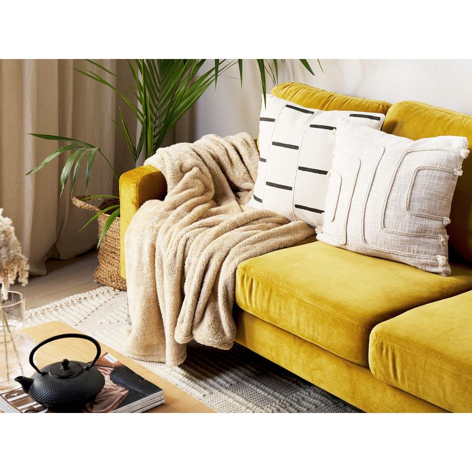 Beliani NAMDU Klassische Polyester Kuscheldecke  