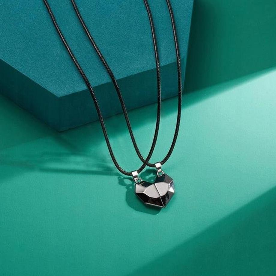 eStore  Collana d'amore magnetica, Nera - 1 paio 