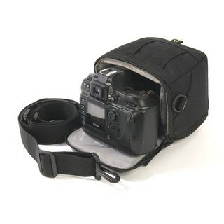 TUCANO  Tech Kameratsche Schwarz 