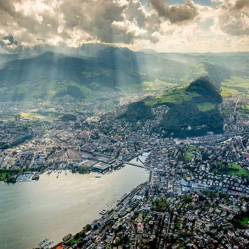 Image of Helikopterflug Über Luzern - 20 Minuten (für 1 Person) Unisex