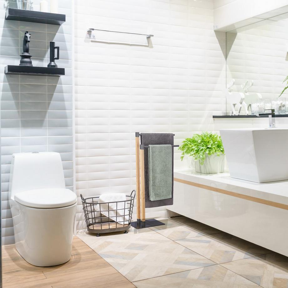 B2X  Porte-serviettes sur pied 