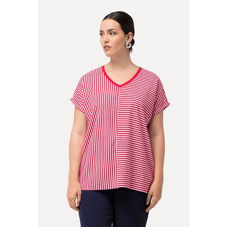 Ulla Popken  T-shirt oversize à col V, manches courtes et jeu de rayures 